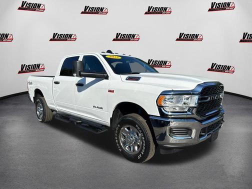 2022 RAM 2500 Tradesman Crew Cab 4x4 6'4' Box