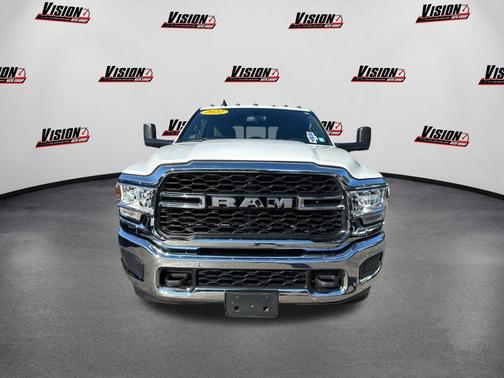 2022 RAM 2500 Tradesman Crew Cab 4x4 6'4' Box