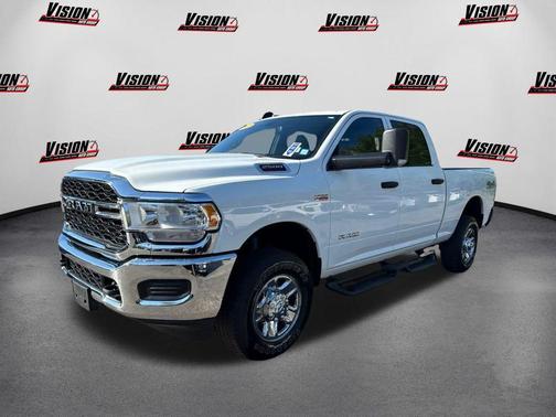 2022 RAM 2500 Tradesman Crew Cab 4x4 6'4' Box