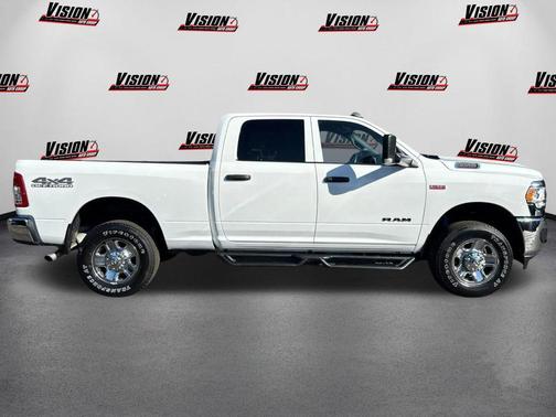 2022 RAM 2500 Tradesman Crew Cab 4x4 6'4' Box