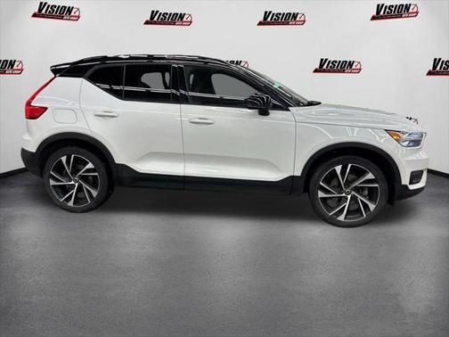 2021 Volvo XC40 T5 R-Design