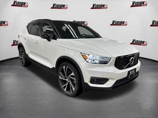 2021 Volvo XC40 T5 R-Design