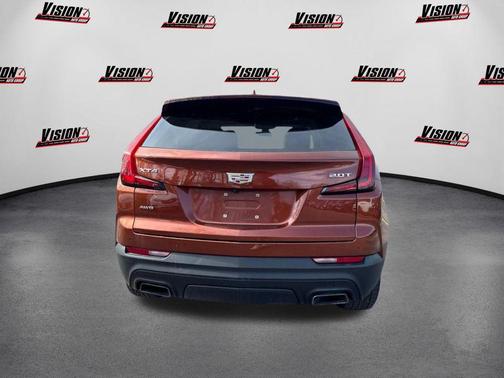 Autumn Metallic 2019 Cadillac XT4 Luxury