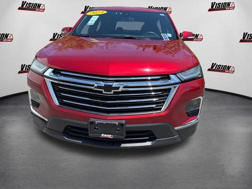 Radiant Red Tintcoat 2023 Chevrolet Traverse LT Cloth