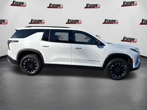 Summit White 2024 Chevrolet Traverse AWD Z71
