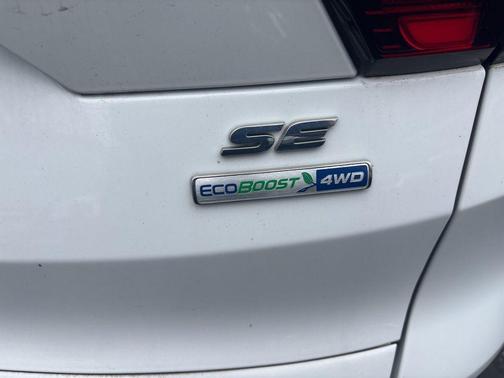 Oxford White 2019 Ford Escape SE