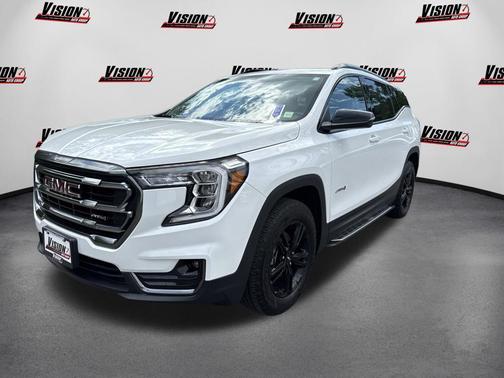 Summit White 2024 GMC Terrain AWD AT4