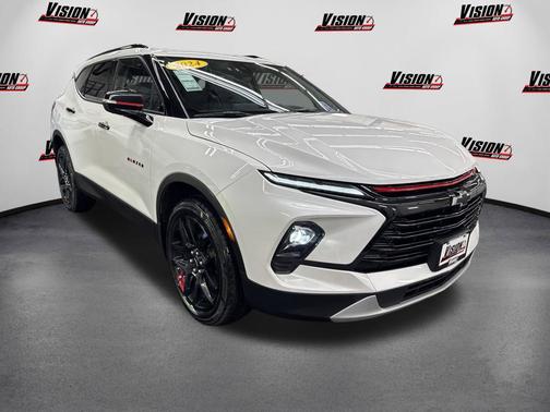 Iridescent Pearl Tricoat 2024 Chevrolet Blazer 3LT
