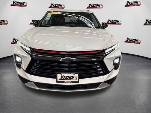 Iridescent Pearl Tricoat 2024 Chevrolet Blazer 3LT