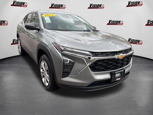 Sterling Gray Metallic 2024 Chevrolet Trax LS