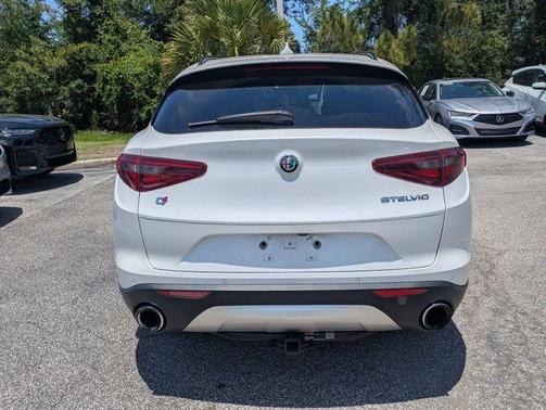 White Tri-Coat 2018 Alfa Romeo Stelvio Ti