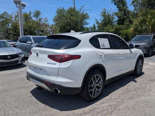 White Tri-Coat 2018 Alfa Romeo Stelvio Ti