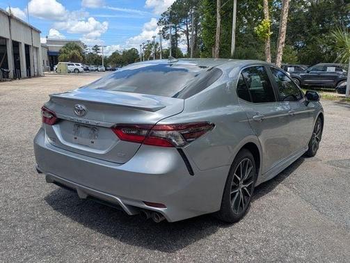Celestial Silver Metallic 2023 Toyota Camry SE