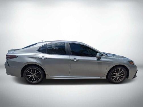 Celestial Silver Metallic 2023 Toyota Camry SE