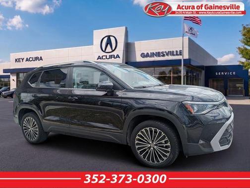 Deep Black Pearl Effect 2025 Volkswagen Taos 1.5T SE