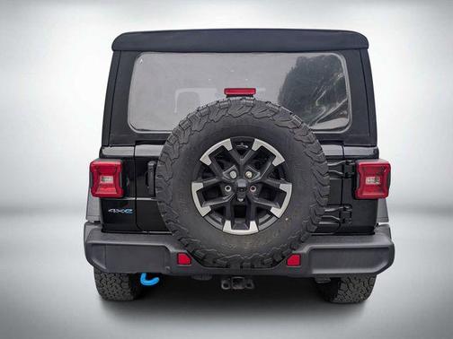 Black Clearcoat 2024 Jeep Wrangler 4xe Rubicon