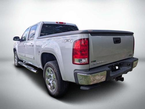 Sheer Silver Metallic 2010 GMC Sierra 1500 SLT