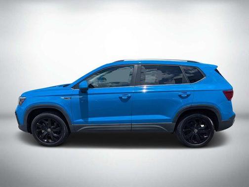 Cornflower Blue 2022 Volkswagen Taos 1.5T SE