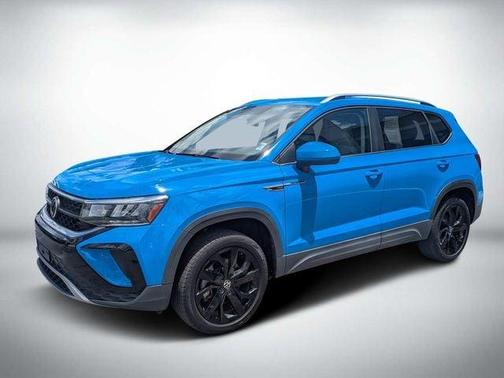 Cornflower Blue 2022 Volkswagen Taos 1.5T SE