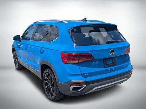 Cornflower Blue 2022 Volkswagen Taos 1.5T SE