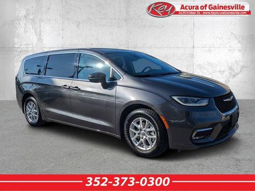 2023 Chrysler Pacifica Touring-L