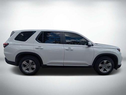 White 2025 Honda Pilot EX-L