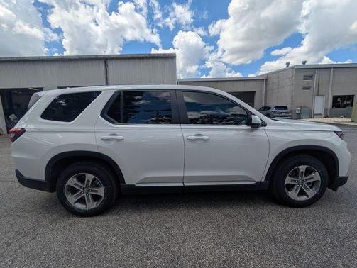 White 2025 Honda Pilot EX-L