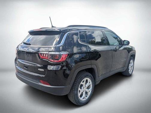 Diamond Black 2024 Jeep Compass Latitude