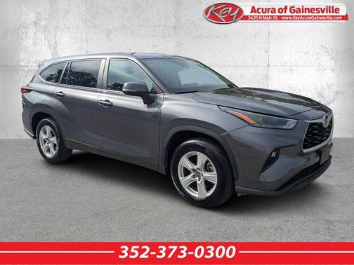 Magnetic Gray Metallic 2024 Toyota Highlander XLE