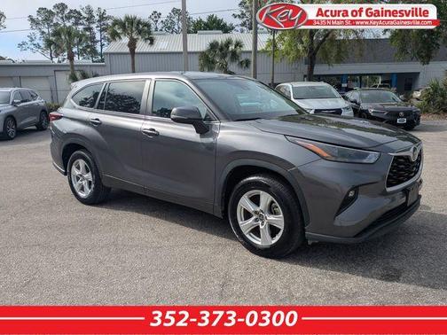 Magnetic Gray Metallic 2024 Toyota Highlander XLE