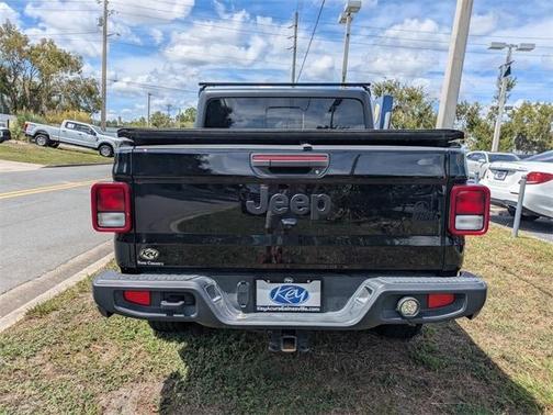 2023 Jeep Gladiator Sport