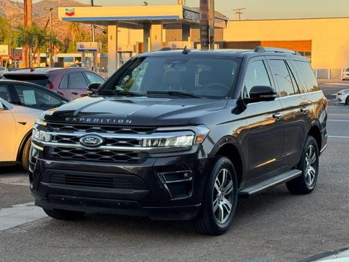 Dark Matter Gray Metallic 2024 Ford Expedition Limited