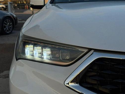 Platinum White Pearl 2019 Acura TLX FWD