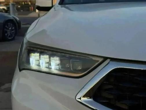 Platinum White Pearl 2019 Acura TLX FWD