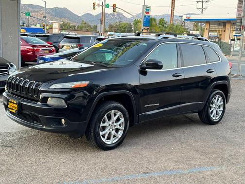 Brilliant Black Crystal Pearlcoat 2016 Jeep Cherokee Sport