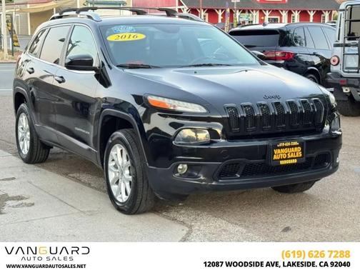 Brilliant Black Crystal Pearlcoat 2016 Jeep Cherokee Latitude