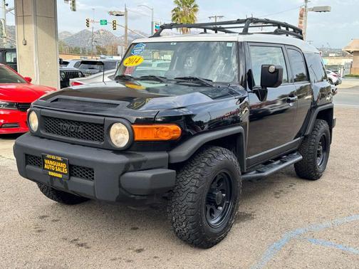 2014 Toyota FJ Cruiser Base