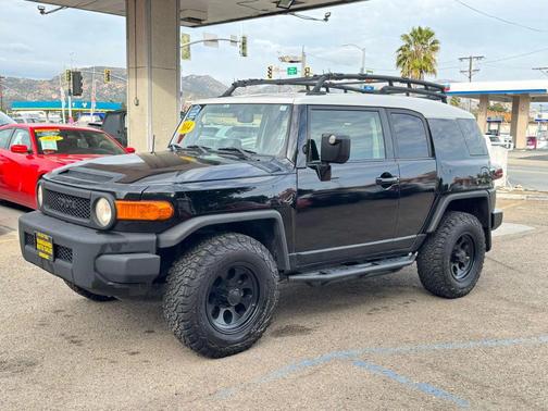 2014 Toyota FJ Cruiser Base