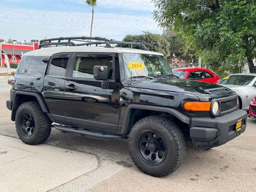 2014 Toyota FJ Cruiser Base