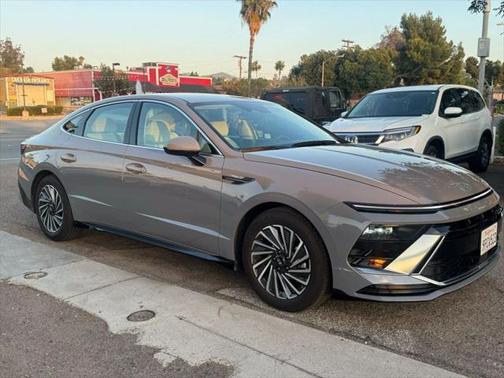 2024 Hyundai SONATA Hybrid SE