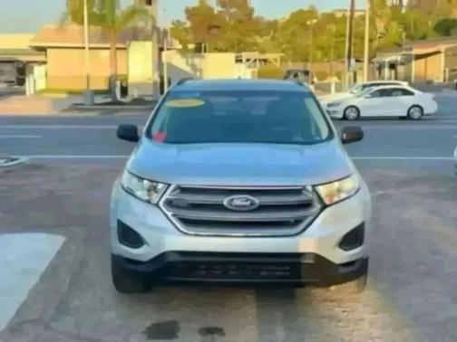 Ingot Silver Metallic 2017 Ford Edge SE