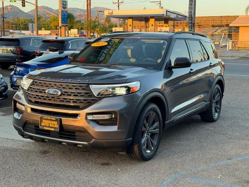 Carbonized Gray Metallic 2021 Ford Explorer XLT