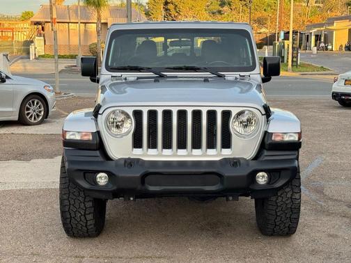 Silver Zynith Clearcoat 2022 Jeep Gladiator Sport S