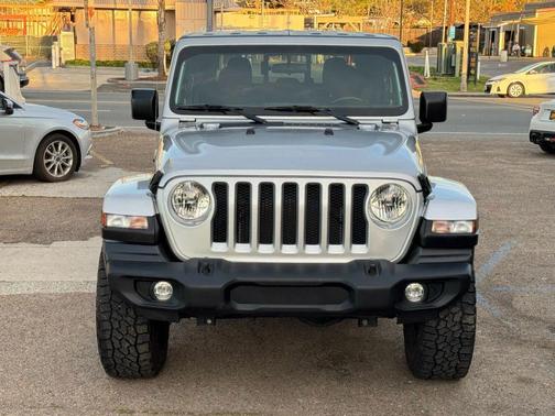 Silver Zynith Clearcoat 2022 Jeep Gladiator Sport S