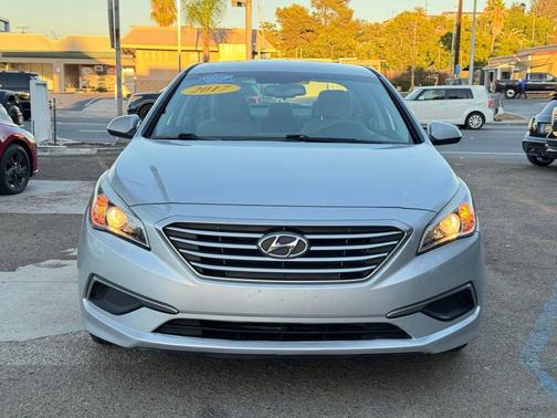 2017 Hyundai SONATA SE