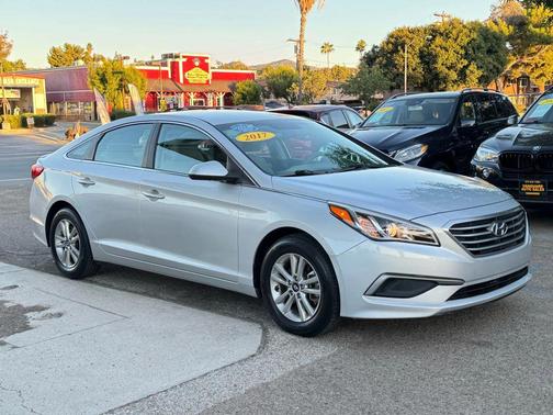 2017 Hyundai SONATA SE