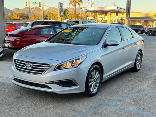 2017 Hyundai SONATA SE