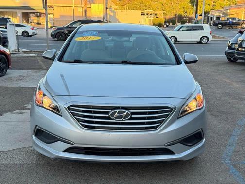 2017 Hyundai SONATA SE