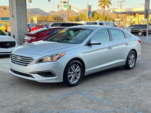 2017 Hyundai SONATA SE
