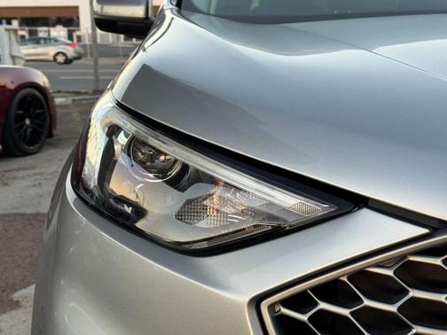 Iconic Silver Metallic 2024 Ford Edge SEL